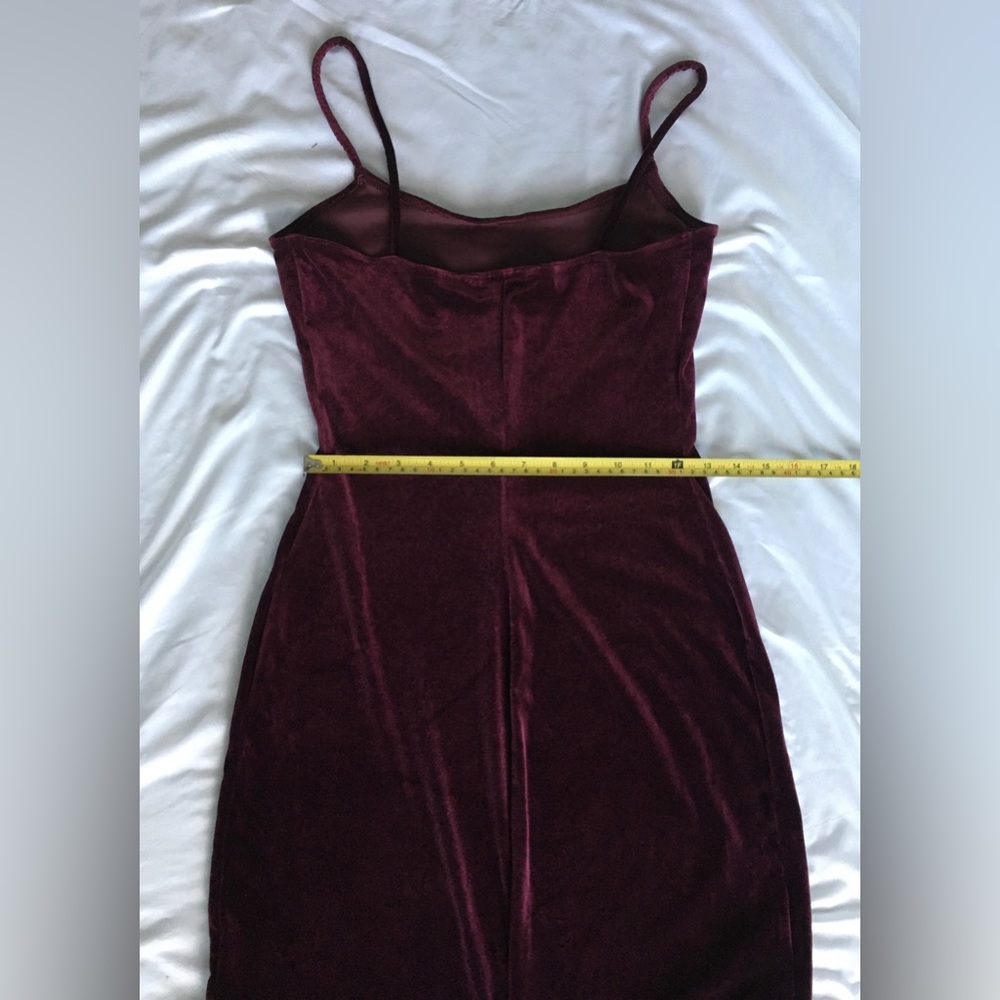 90’s EUC elegant burgundy velvet gown with high front slit. Stretchy. - Picture 13 of 14
